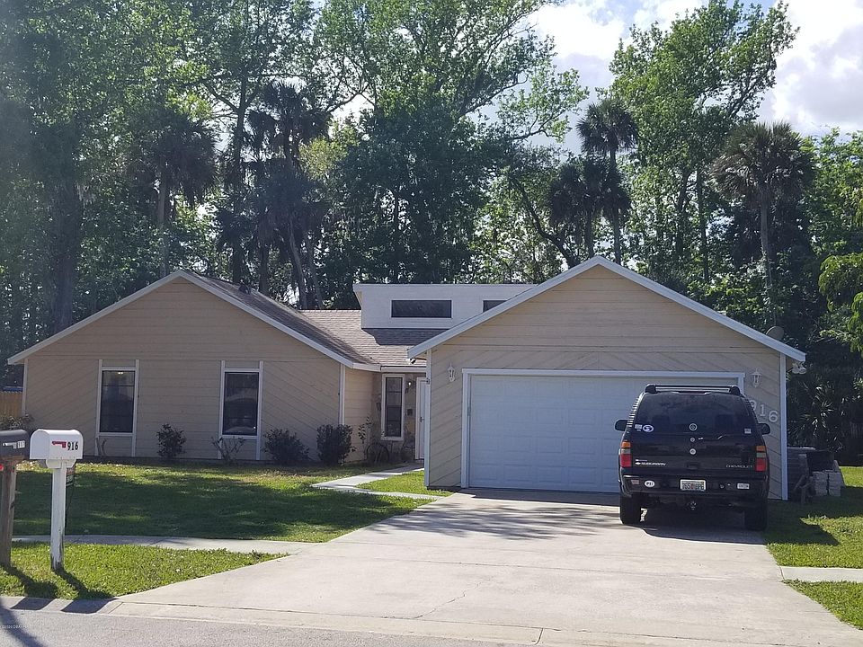 1st image of 916 Bentwood Ln