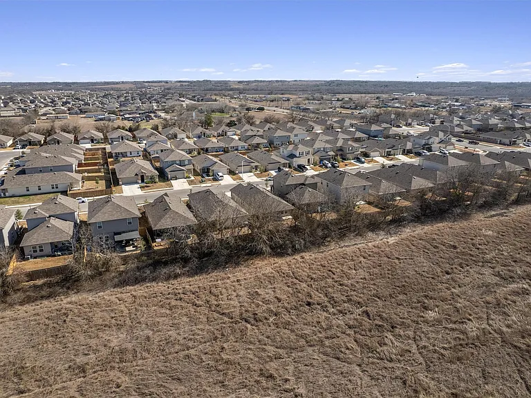 352 Sickle Loop — Photo 35