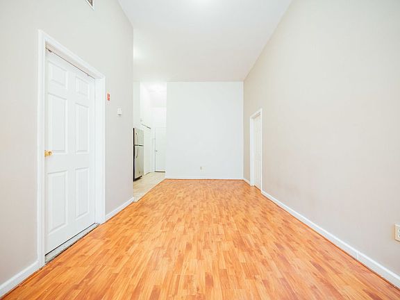 4th image of 928 Fulton St #1