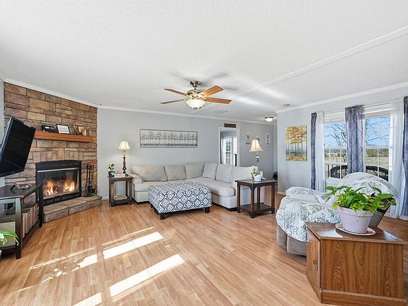 4th image of 174 Harlan Rd