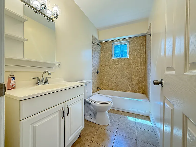 17 Tremlett St #1 — Photo 12