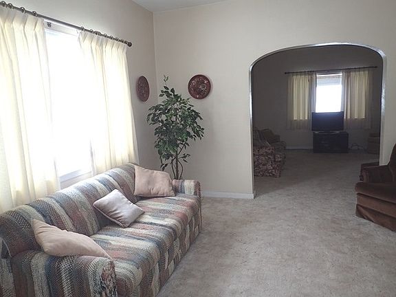 5th image of 306 E Longyear St