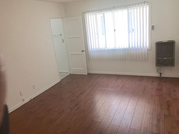 2nd image of 4901 Beverly Blvd APT 9