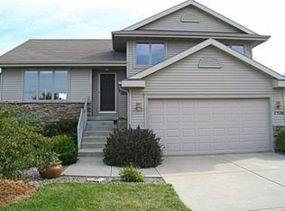 7326 Secret Bluff Dr, Madison, WI 53719