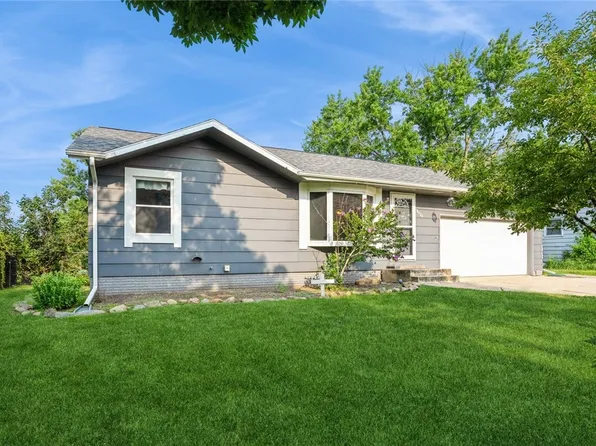 9074 Woodmayr Dr, Norwalk, IA 50211