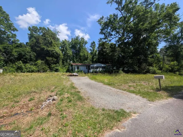 304 Little Farm Ln, Kathleen, GA 31047