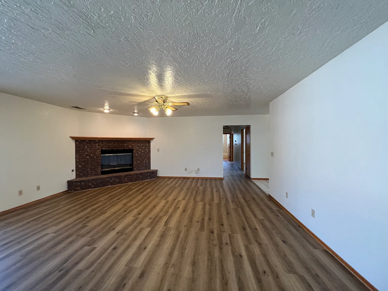 3 bed, 2.5 bath, 2388 sqft, $2,800 — Photo 2