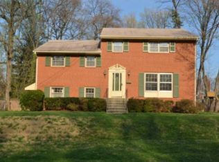 9813 Holmhurst Rd, Bethesda, MD 20817