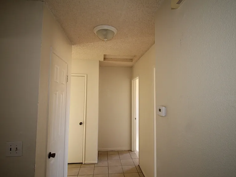 Higgins Rd — Photo 15
