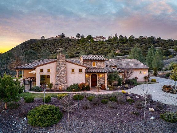 2nd image of 2601 Piedra Verde Ct