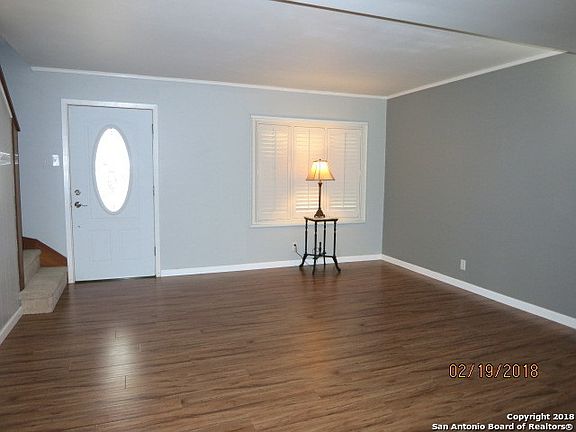 3rd image of 842 Boulder Dr