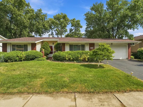 6429 Taylor Dr, Woodridge, IL 60517