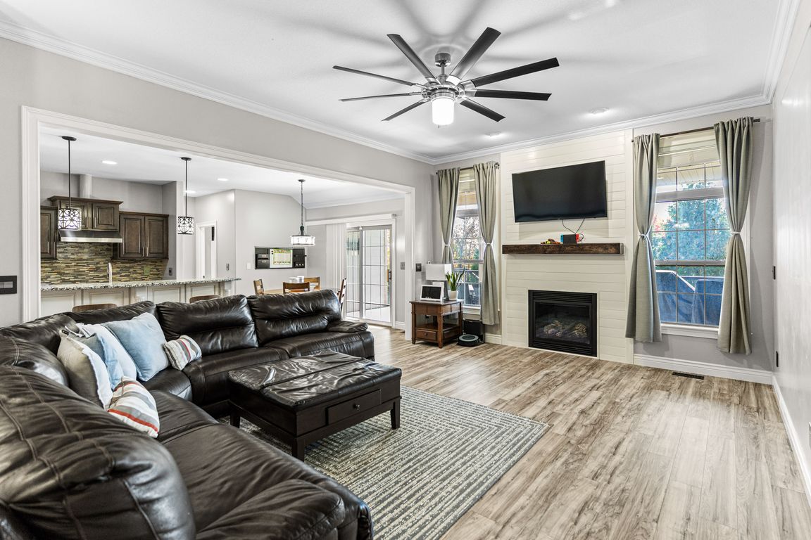 next background image