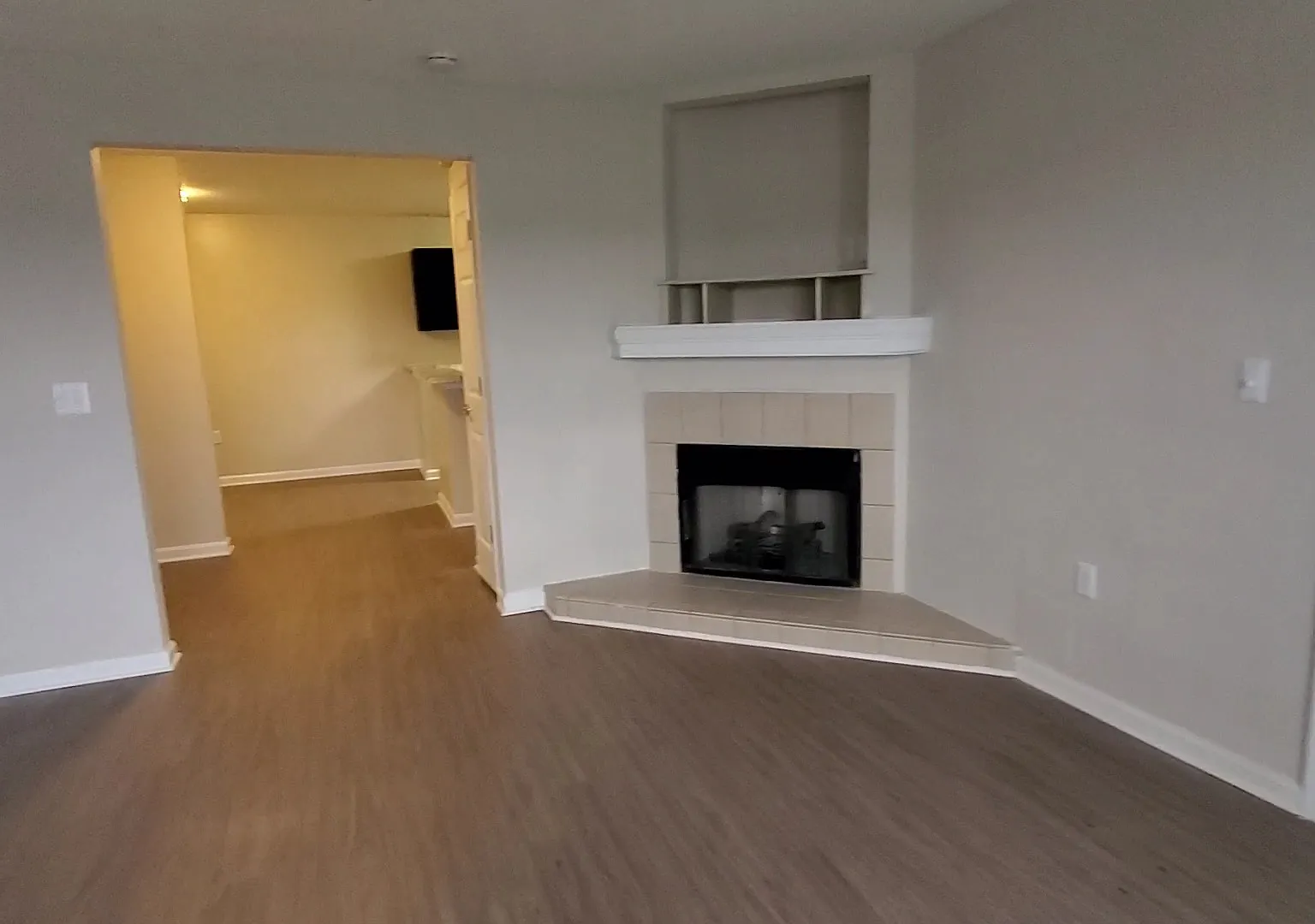 3 bed, 1450 sqft, $2,299 — Photo 4