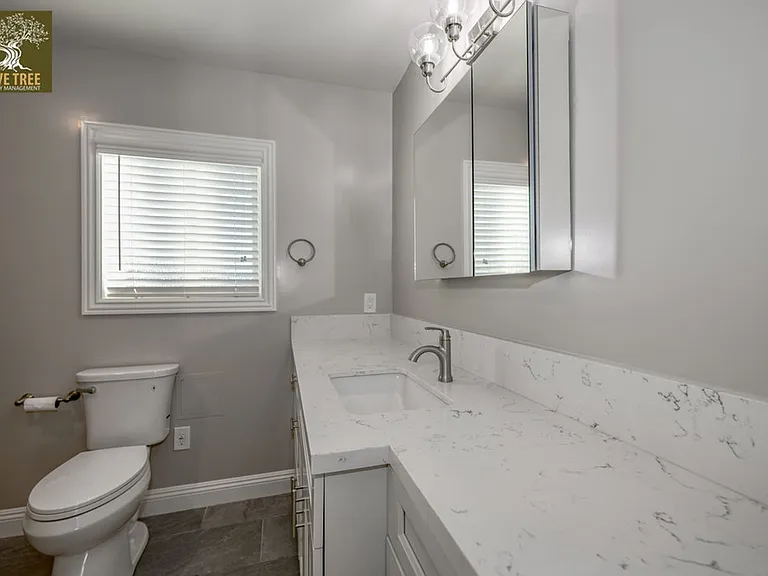 917 W Colorado Blvd — Photo 7