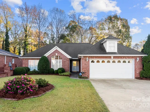 1982 Wexford Ct, Gastonia, NC 28054