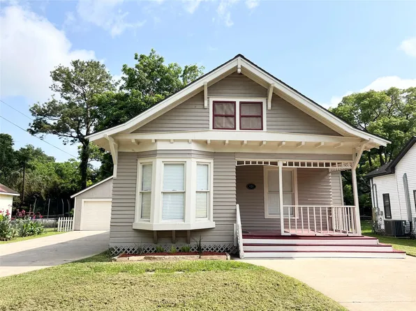 421 E Myrtle St, Angleton, TX 77515