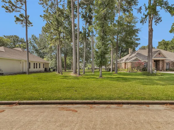 19 Grey Moss Ln, Montgomery, TX 77356