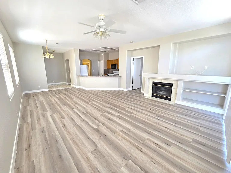 7904 Canyon Grove Ct — Photo 4