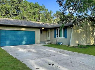 2830 SW Engler Ct, Topeka, KS 66614