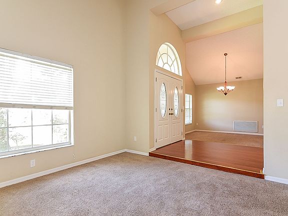 3rd image of 6527 Steeplechase Dr