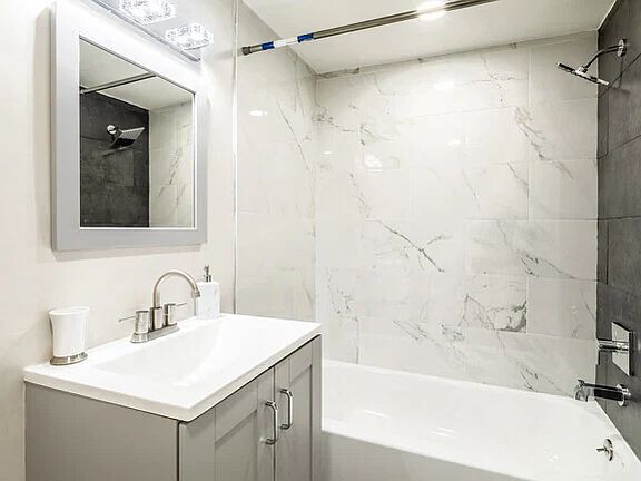 3rd image of 311 N Sycamore Ave #B1