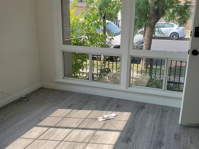 5306 Romaine St — Photo 16
