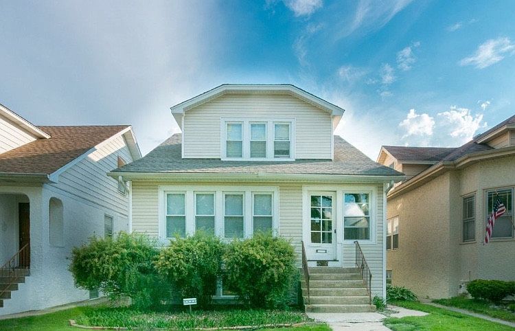 1st image of 6082 N Nassau Ave #1