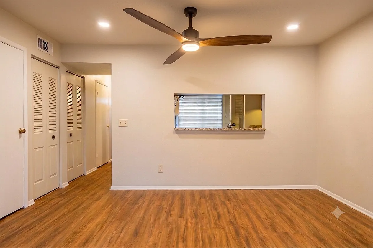 2 bed, 2.5 bath, 1220 sqft, $1,800 — Photo 3