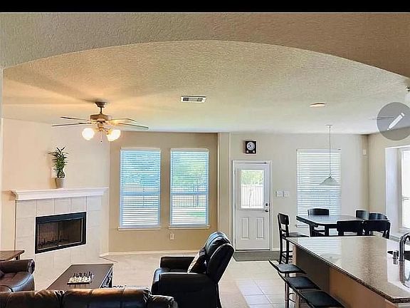 3rd image of 2581 Wood Park Blvd