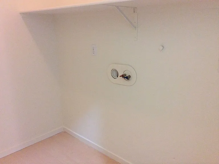 2210 Jakob Ave — Photo 23