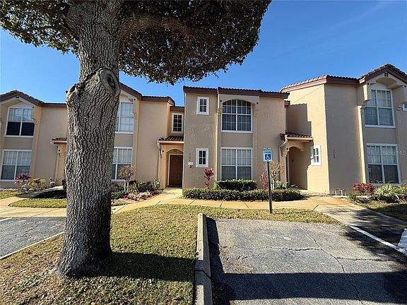 2nd image of 3164 Tamarind Cir