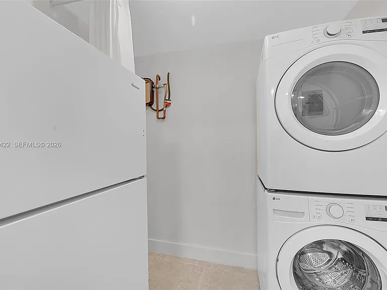 808 SW 12th Ct #808 — Photo 12