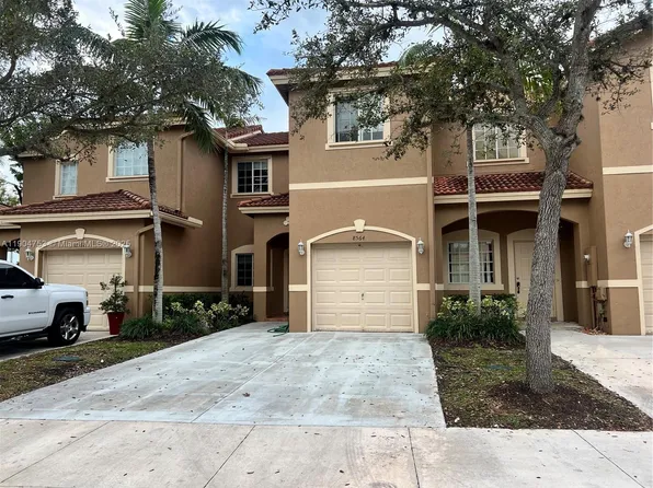 8564 SW 214th Way, Cutler Bay, FL 33189