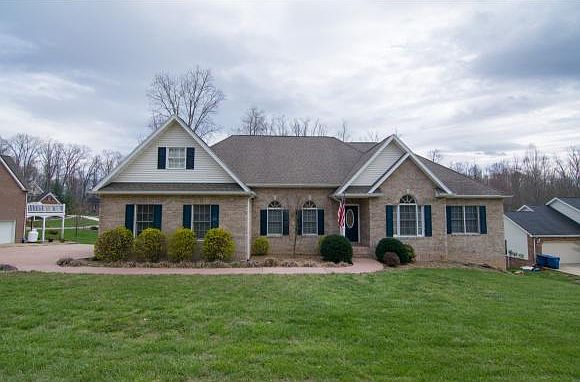 1st image of 150 Polo Dr