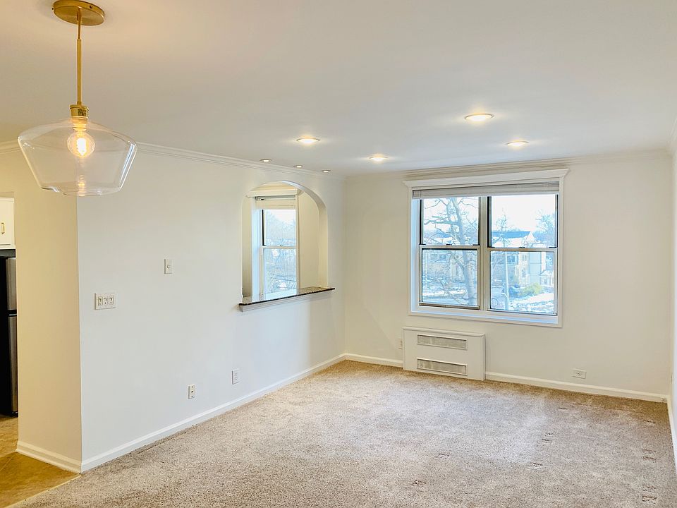 1st image of 1 Oakridge Pl APT 4M