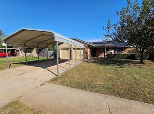 901 SE 12th St, Moore, OK 73160