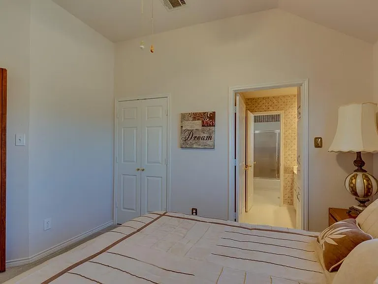 801 Steeps Ct — Photo 30