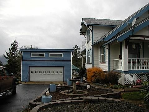 2 car garage with abundant prking and access