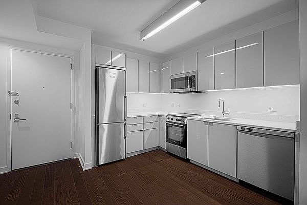 1st image of 400 W 113th St APT 422