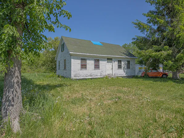 136 Croswell Road, Farmington, ME 04938