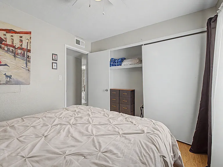 8932 N 56th Dr — Photo 25