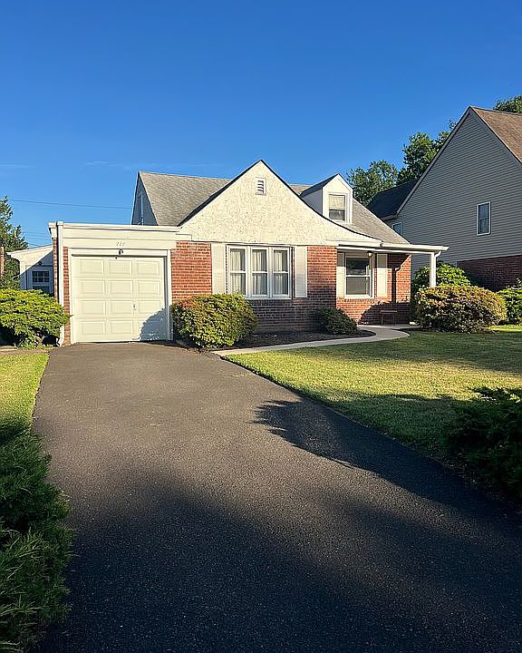1st image of 727 Cottage Rd