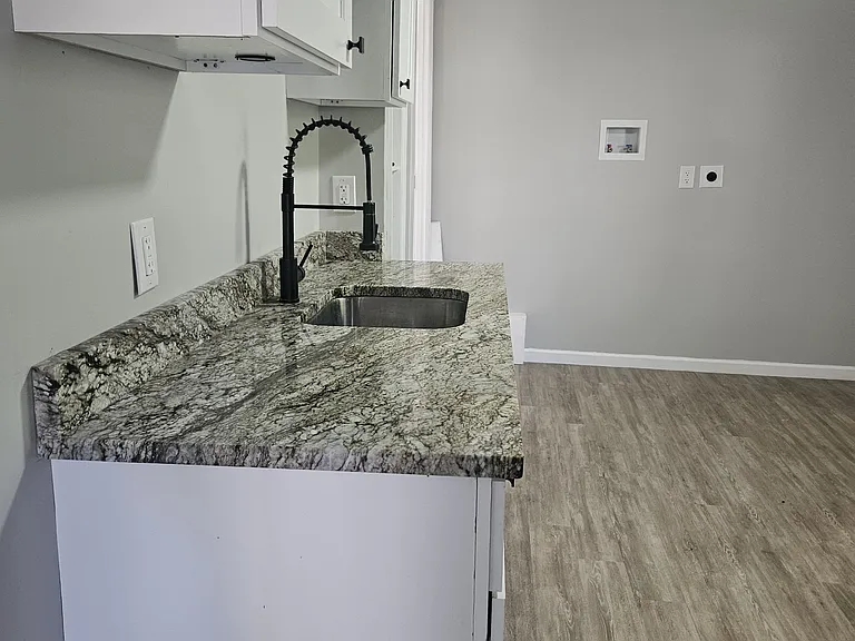 4 Peace St #1 — Photo 1