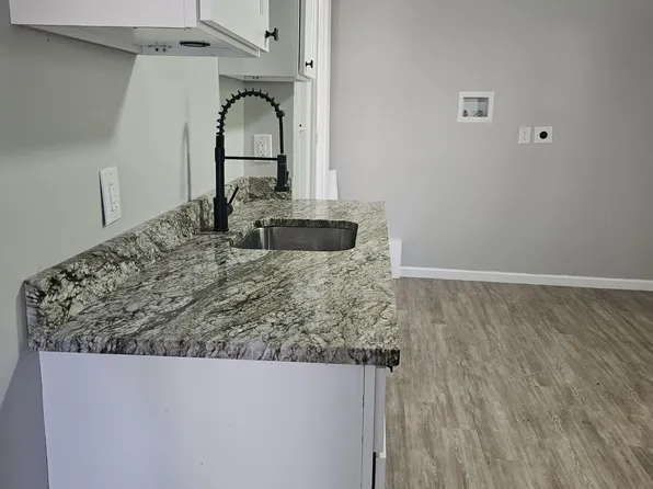 4 Peace St #1, Danbury, CT 06810