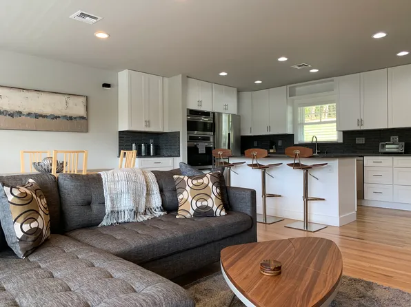 5550 SW Oleson Rd, Portland, OR 97225