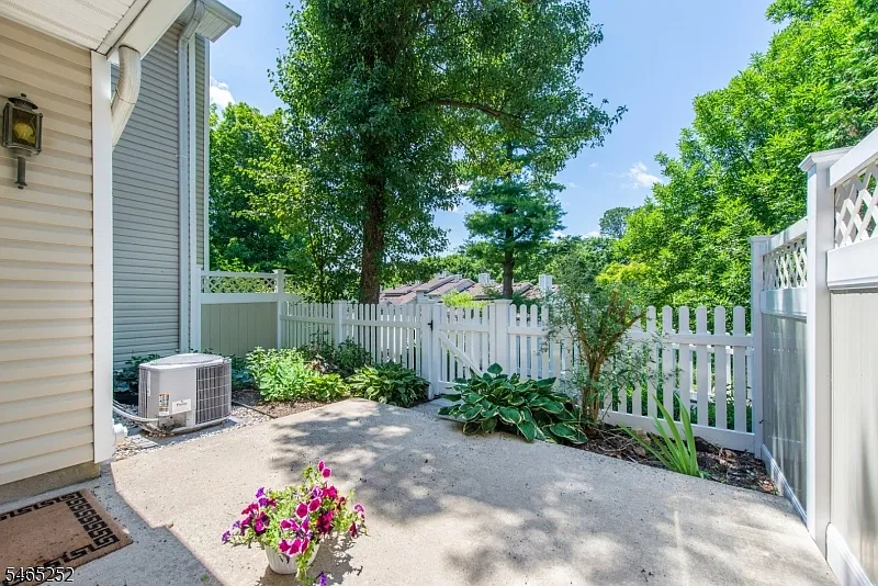 2 bed, 1.5 bath, $2,750 — Photo 3