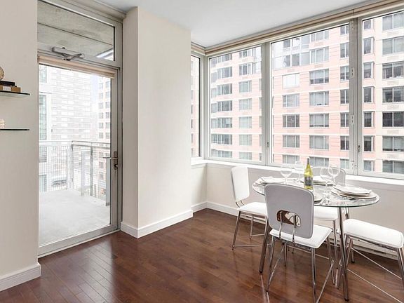 4th image of 225 E 34th St APT 10G
