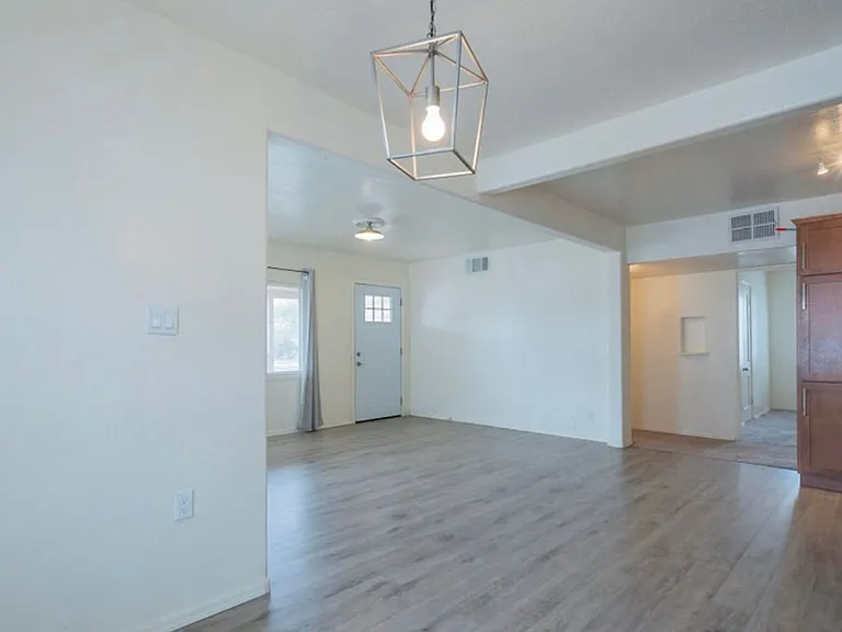 370 W Pima Ave — Photo 6