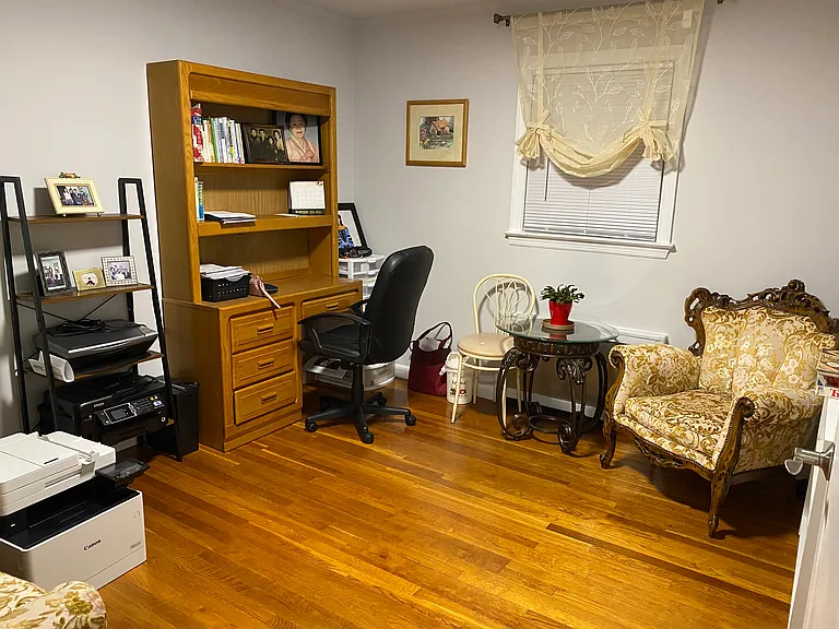 520 4th St #1 — Photo 3